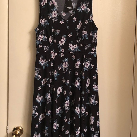 torrid Dresses & Skirts - NWT Black with Floral Print